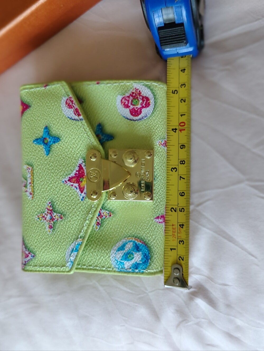 Lime Green Multicolor Designer-Inspired Wallet with Gold-Tone Clasp - Picture 7 of 8